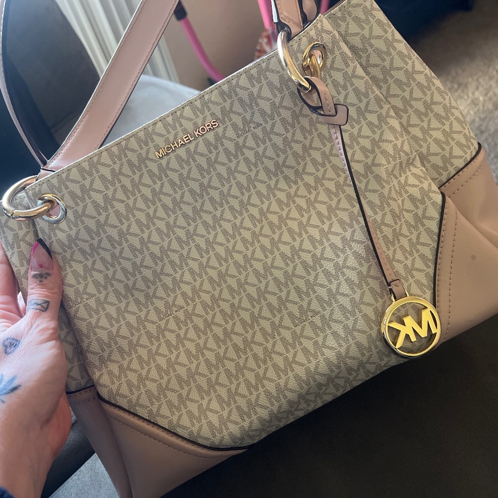 Michael Kors Nicole Large Shoulder Bag - Picture 1 of 3